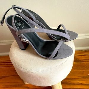 Grey Chunky Heels | Misguided | size 5